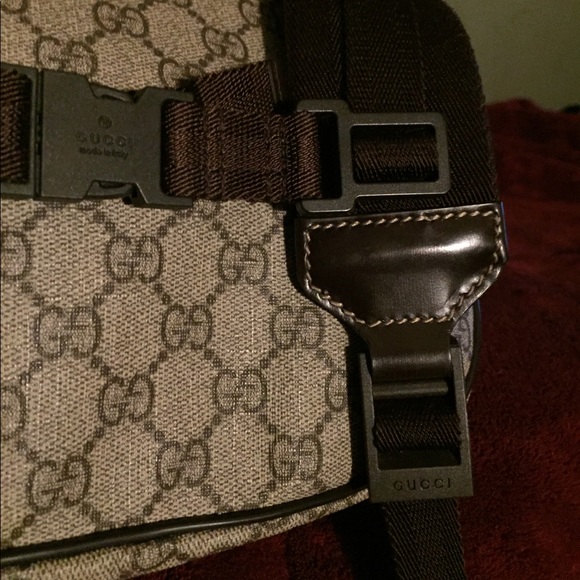 Gucci GG supreme interlocking G backpack - Picture 3 of 8